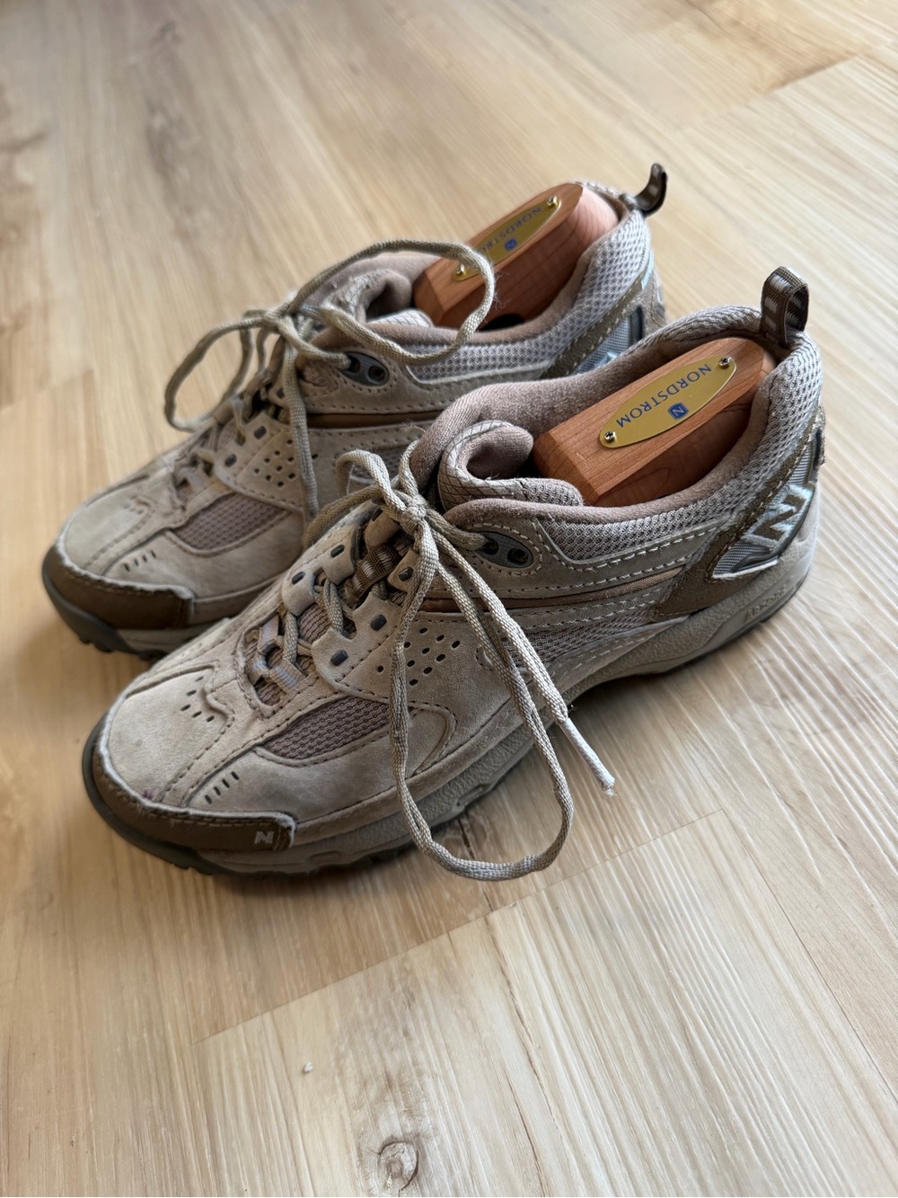 Vintage New Balance 643 Womens Beige Brown Suede Hiking Shoes Size 7